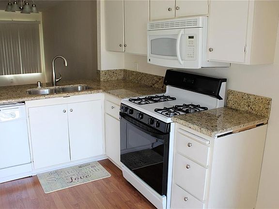 4th image of 73 Golden Glen St #2