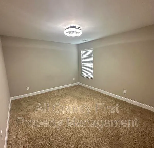 553 Sprayberry Dr — Photo 14