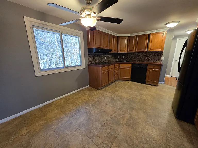 1904 Parr Lake Dr — Photo 4