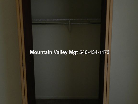 5th image of 12 Holly Ct APT B