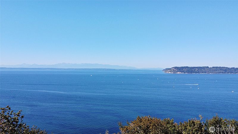 2nd image of 11812 Marine View Drive
