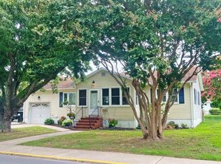 6255 Poplar St, Chincoteague Island, VA 23336