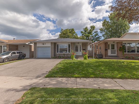 2nd image of 26 Ashdale Cres