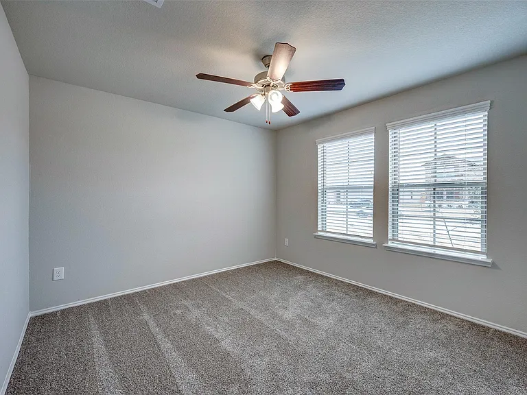 1710 Goose Island Ln — Photo 8