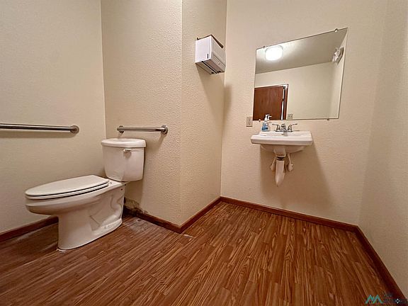 5th image of 306 W Tilden St