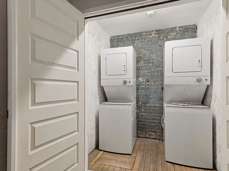 Brand new apartments in downtown Springfield! — Photo 41