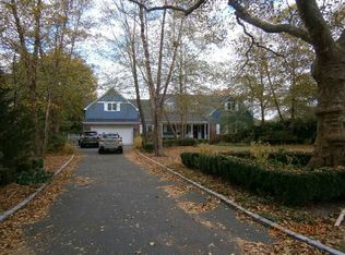23 Lawrence Ln, Bay Shore, NY 11706