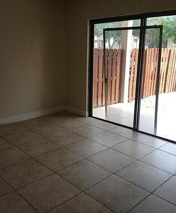 3rd image of 11243 N Kendall Dr APT F105