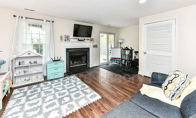 7245 Worsley Way — Photo 25