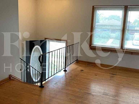 3rd image of 20037 Orchard Ave