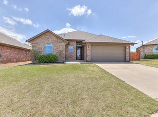 1406 Spoonwood Rd, Norman, OK 73071