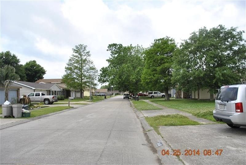 2nd image of 3848 Chinkapin St
