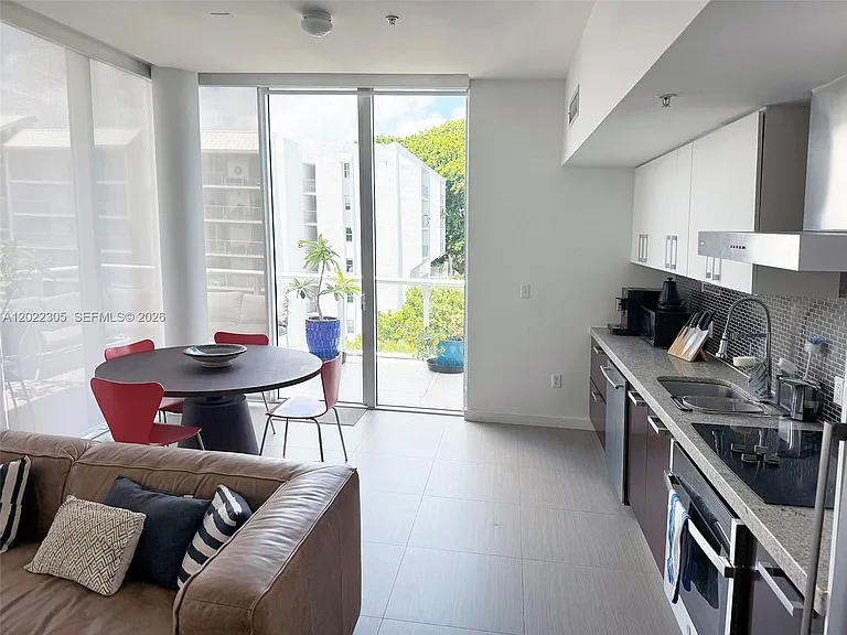 720 NE 62nd St #501 — Photo 2