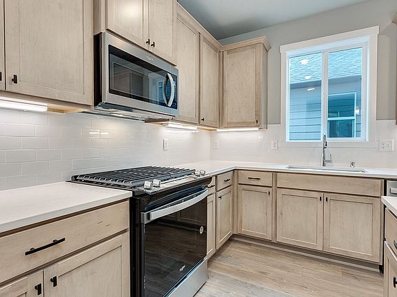 5th image of 12612 NE 63rd Ave