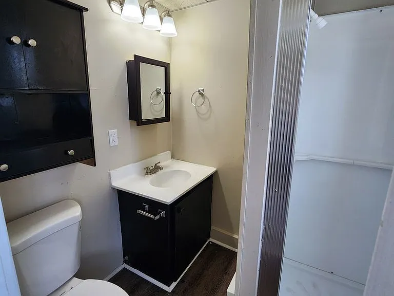 613 E Robinson St — Photo 6