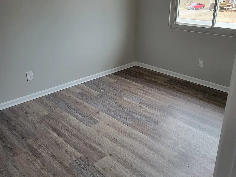Maple Ridge Apartments — Photo 16