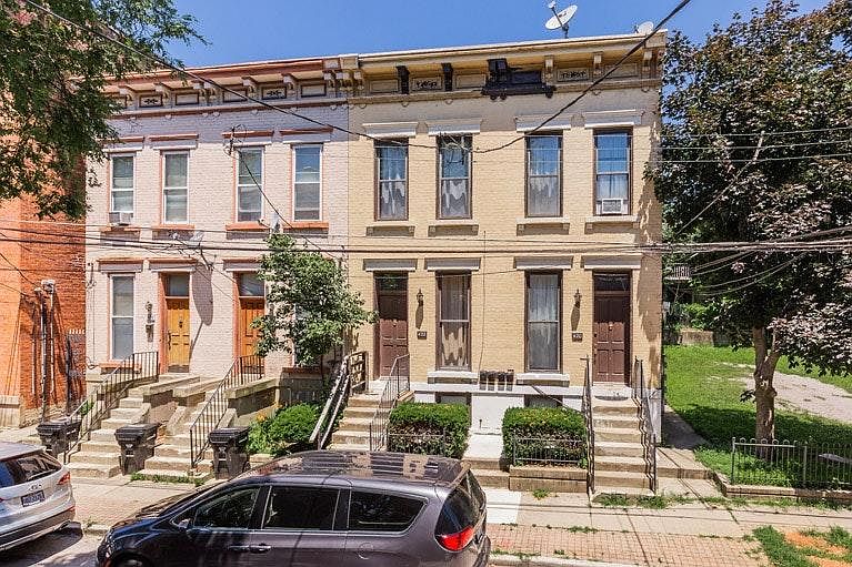 1st image of 420 Chestnut St #B