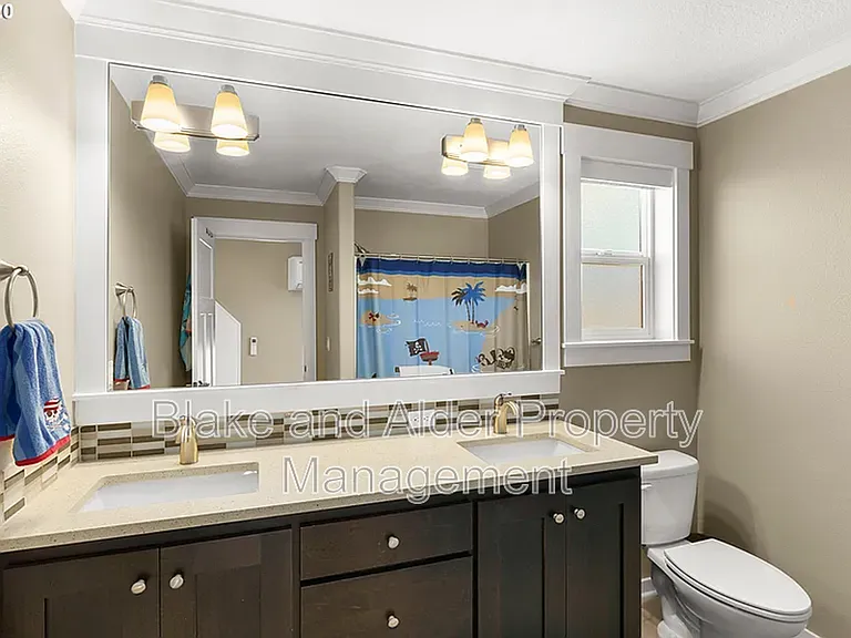 3938 NE 66th Ave — Photo 2