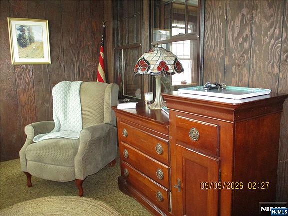 3rd image of 516 Willow Avenue