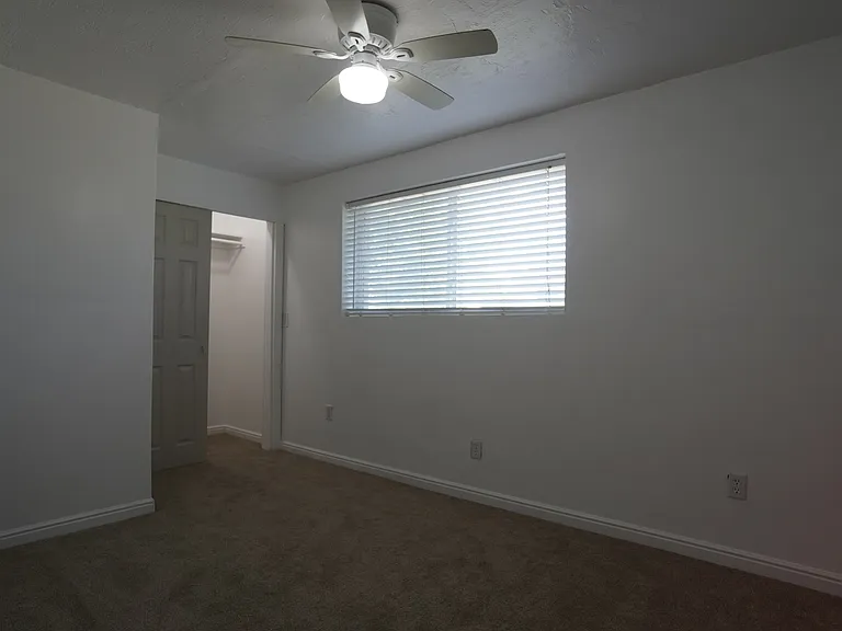 473 W 2500 S — Photo 22