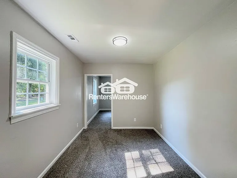 940 Willis St — Photo 7