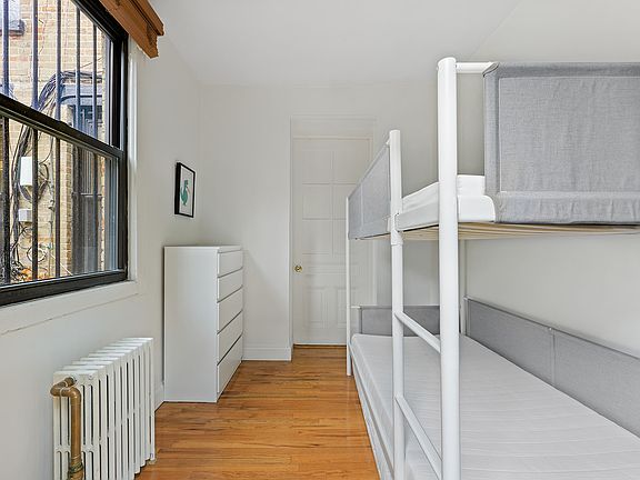 5th image of 864 President St #1R