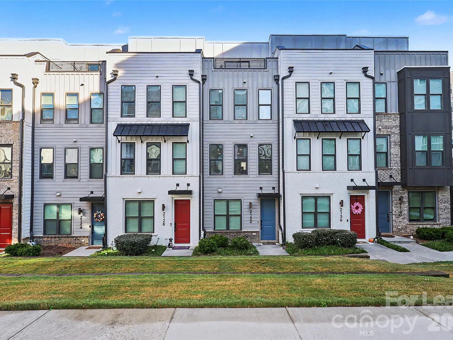 3 bed, 3.5 bath, $3,995 — Photo 1