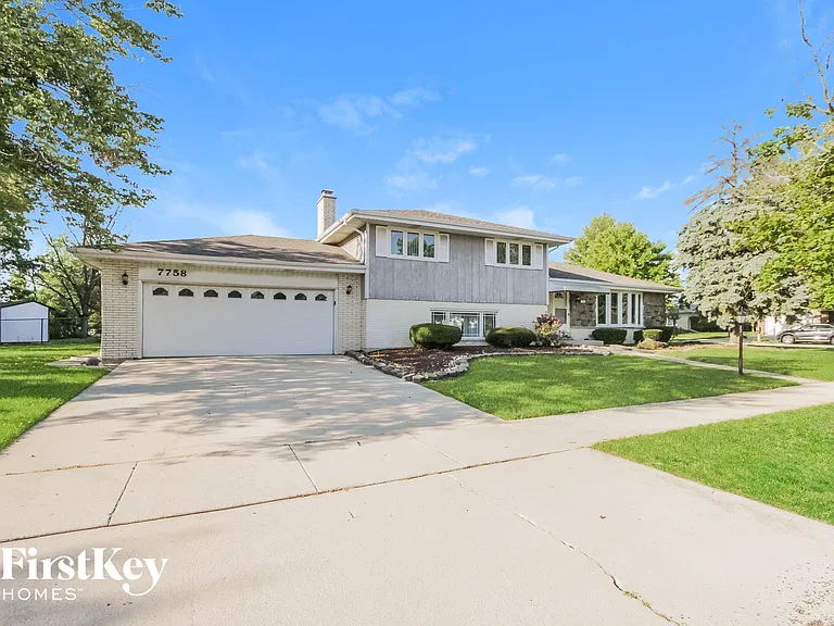 7758 Sycamore Dr — Photo 2