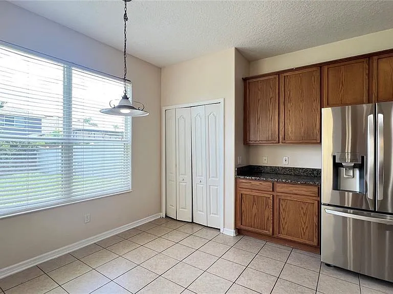 806 Lost Grove Cir — Photo 16