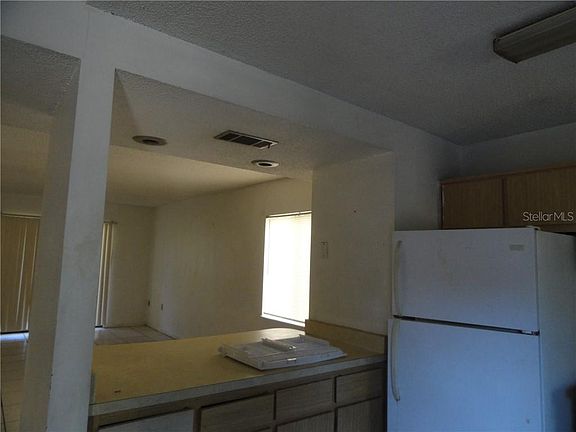 3rd image of 2545 S Myrtle Ave