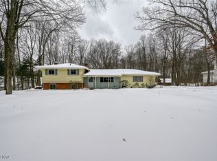3430 Kellybrook Dr, Cuyahoga Falls, OH 44223