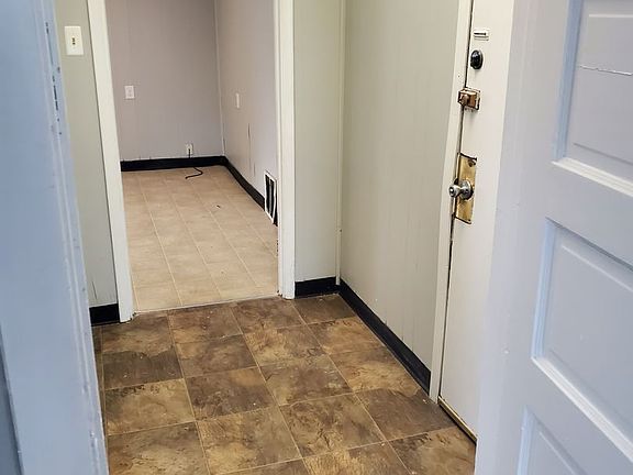 3rd image of 801 W North St APT 6