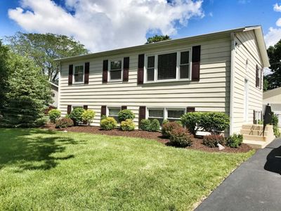 19580 W Cambridge Rd, Mundelein, IL, 60060