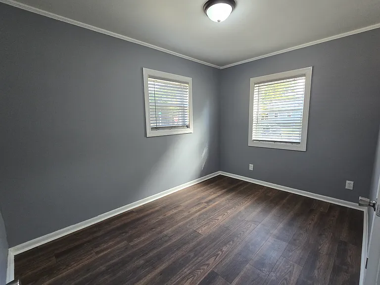 127 N 1st St #5 — Photo 8