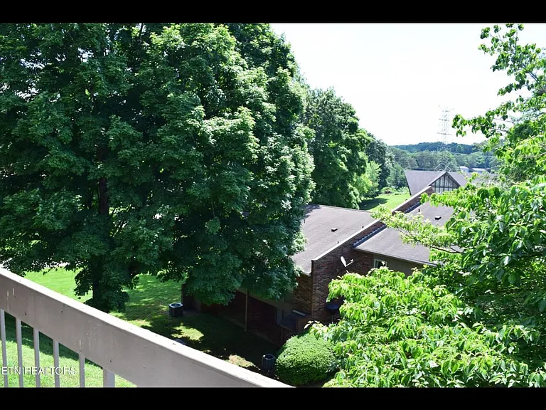 508 Berlin Dr — Photo 7