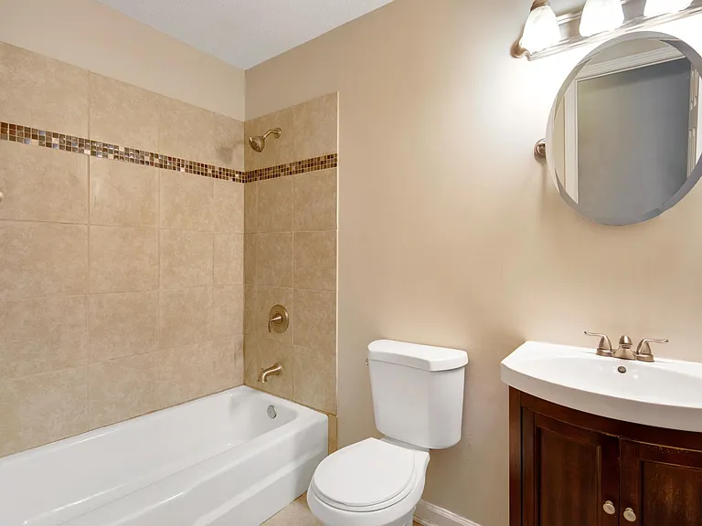 7558 Jennings Ln — Photo 24
