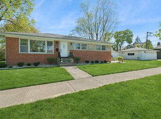 105 W Vine St, Arlington Heights, IL 60004