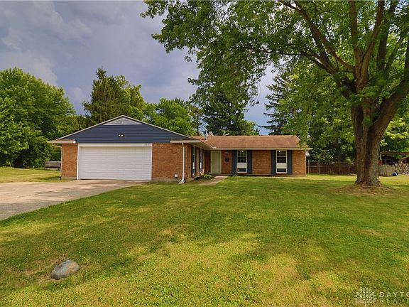 2nd image of 5818 Shady Cove Ln