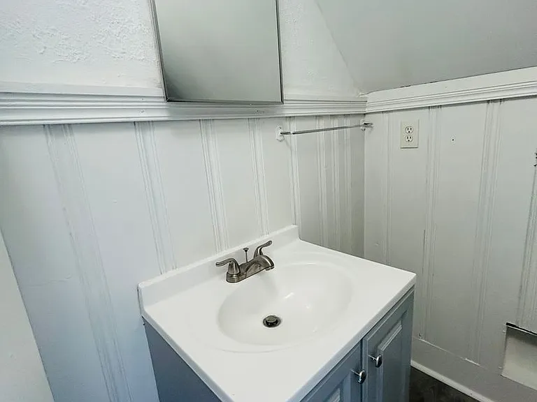 41 Rollins Rd — Photo 5