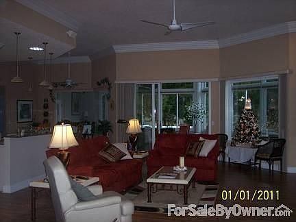 Great Room- 23 X 18 : It is just a GREAT ROOM !!! Marvelous Crown Molding with 12ft. ceilings.