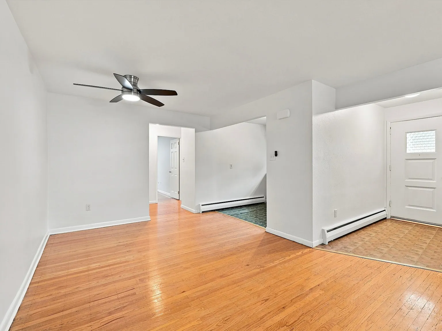 2 bed, 1000 sqft, $2,195 — Photo 2