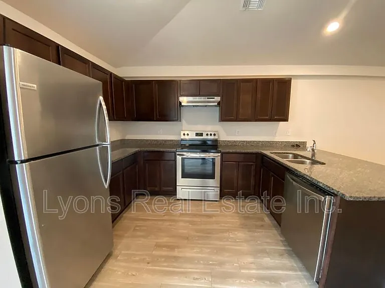 604 Skyline Blvd — Photo 7