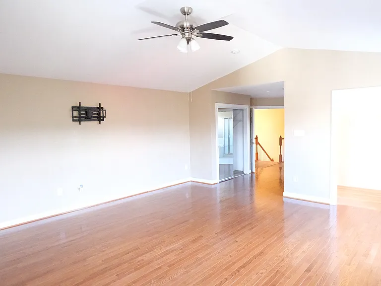 641 Spring Meadow Dr — Photo 21