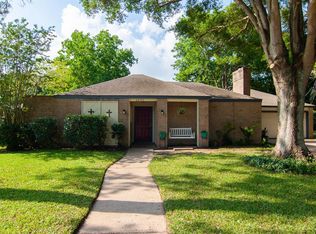 2834 Meadowcreek Dr, Missouri City, TX 77459