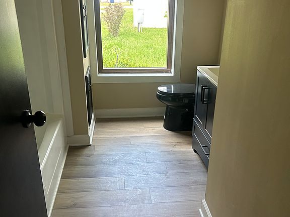 4th image of 9218 Wind River Ct