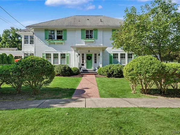 150 Pierce Ave, Hamburg, NY 14075