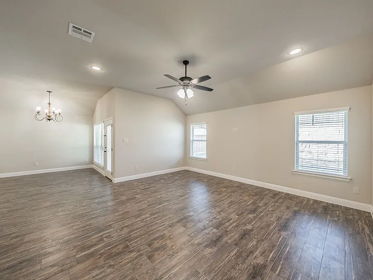 1625 Town Creek Cir — Photo 17