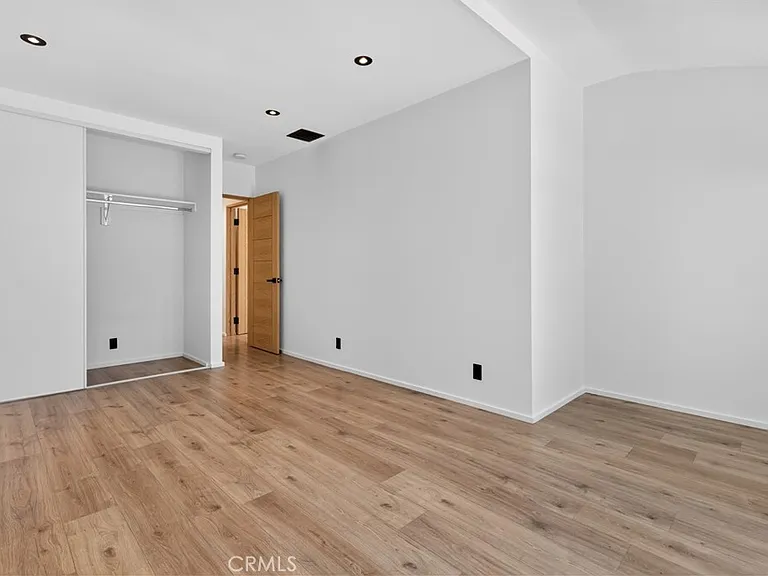 1713 W Alameda Ave — Photo 35