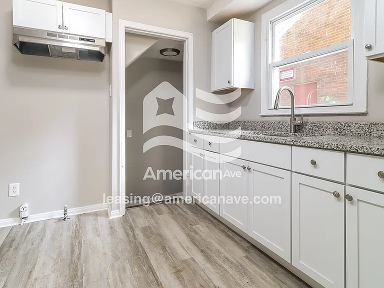 1482058_004_kitchen_13878536.jpg