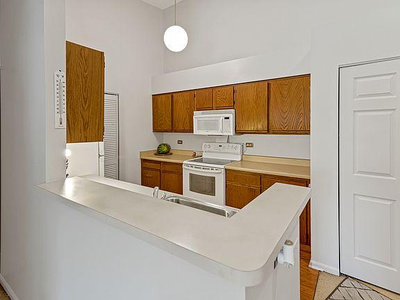 4th image of 764 N Gary Ave Unit 210